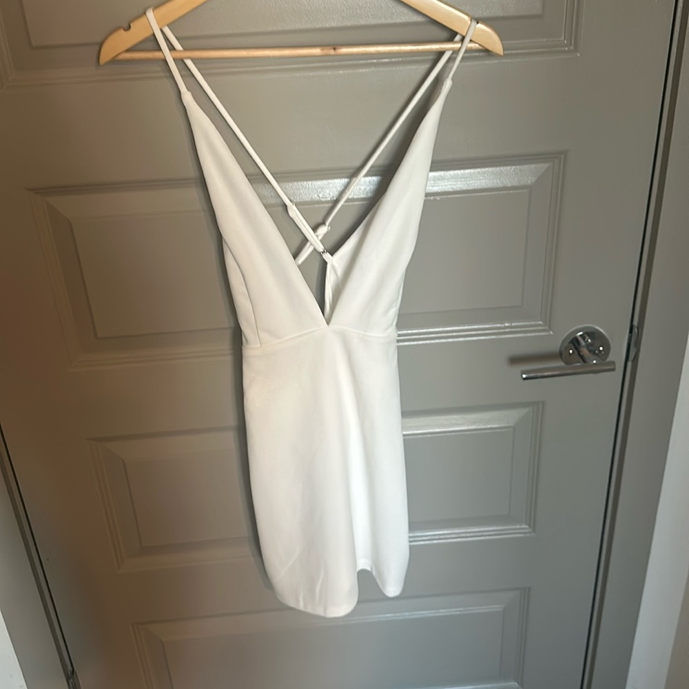 NWT Lulus white bodycon v neck mini dress size small
